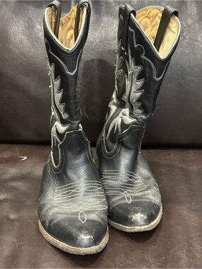 Vintage Black Leather Cowboy Boots with grey accent Cream Quilted Interior
